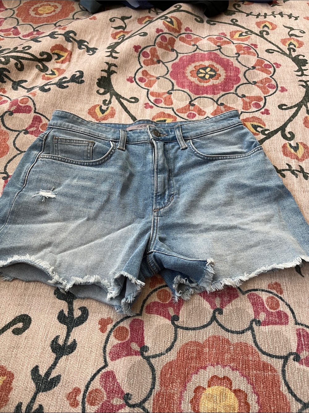 Joe's relaxed Juliet Frayed Shorts